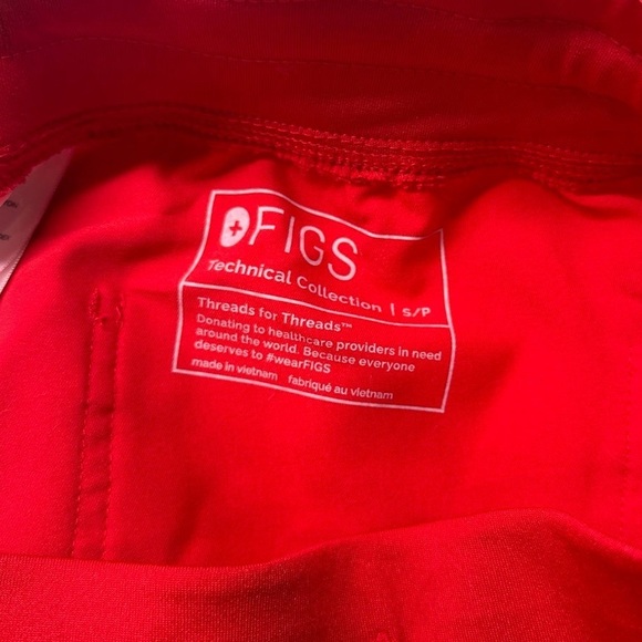 Figs yola 2.0 in pop red high waisted size small petite - Picture 2 of 2